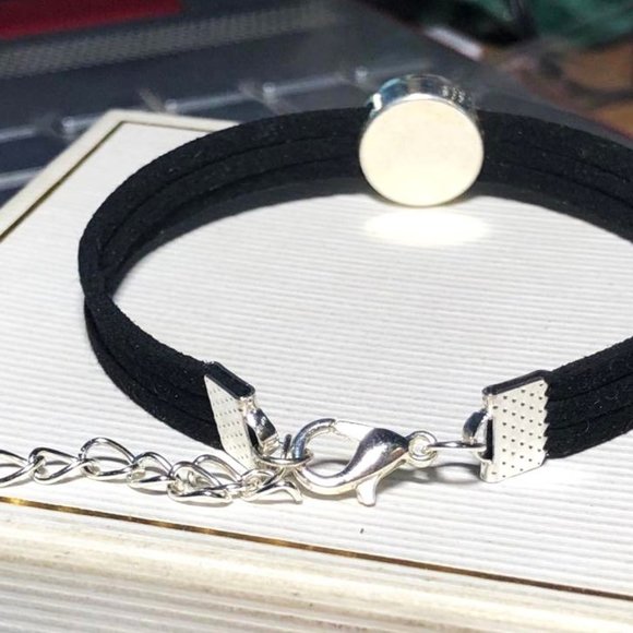 Jamaican Flag adjustable Glass Dome Suede Bracelet - Picture 6 of 7